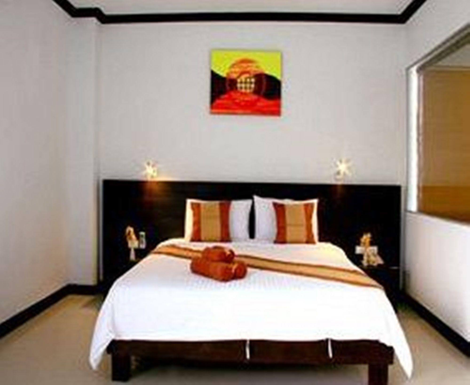 Tanawit Hotel & Spa Хуа Хин Екстериор снимка