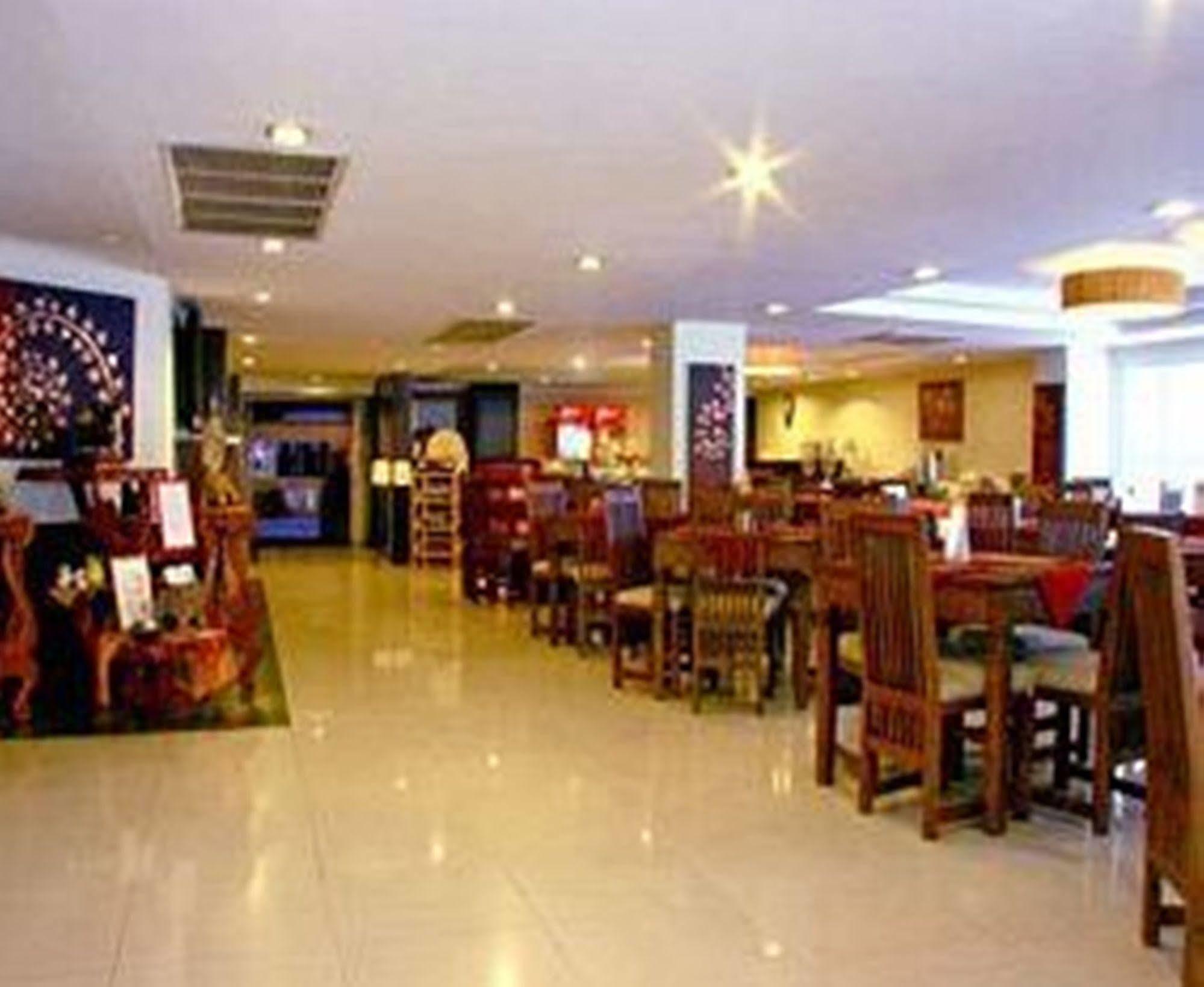 Tanawit Hotel & Spa Хуа Хин Екстериор снимка
