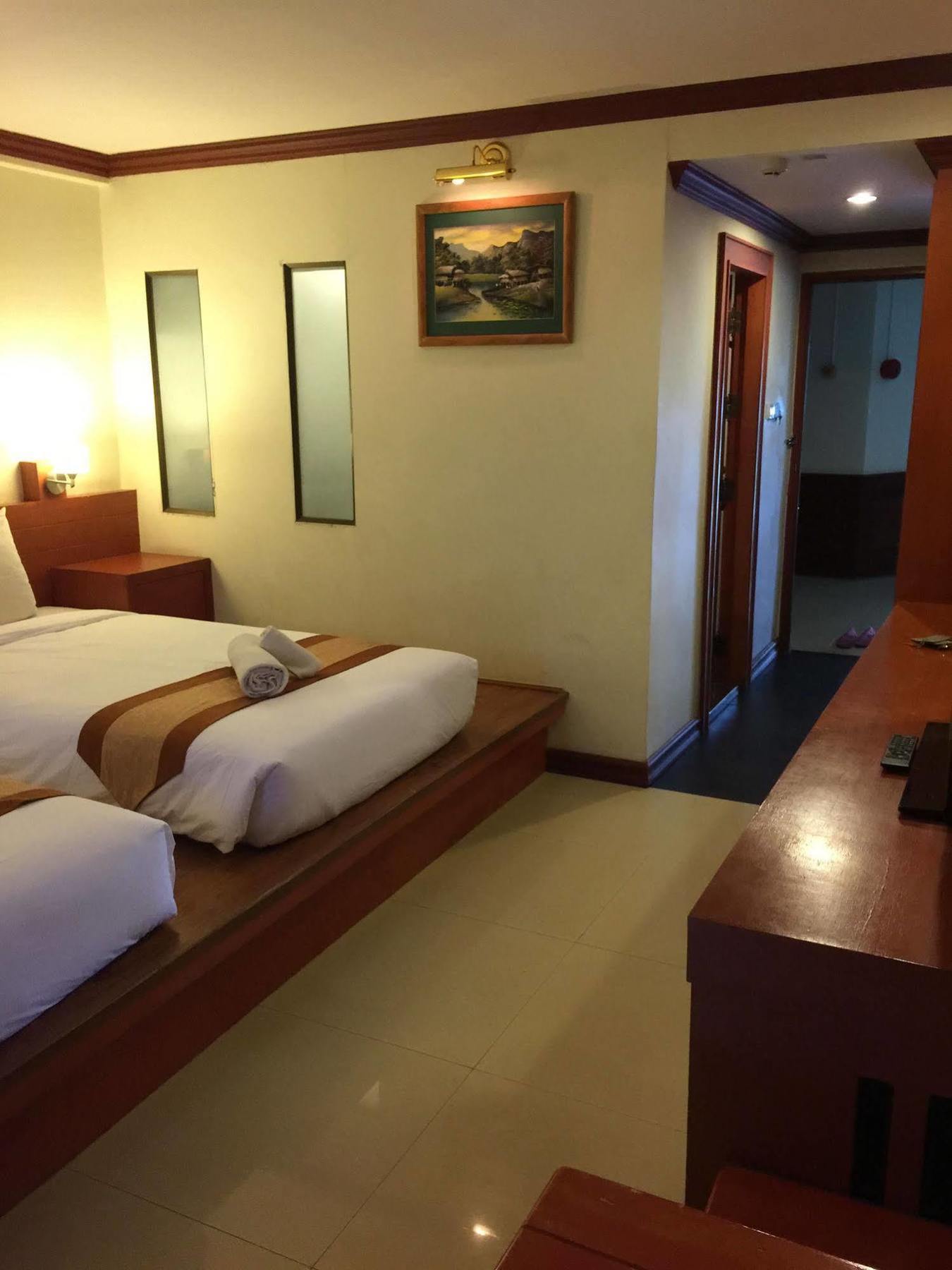 Tanawit Hotel & Spa Хуа Хин Екстериор снимка