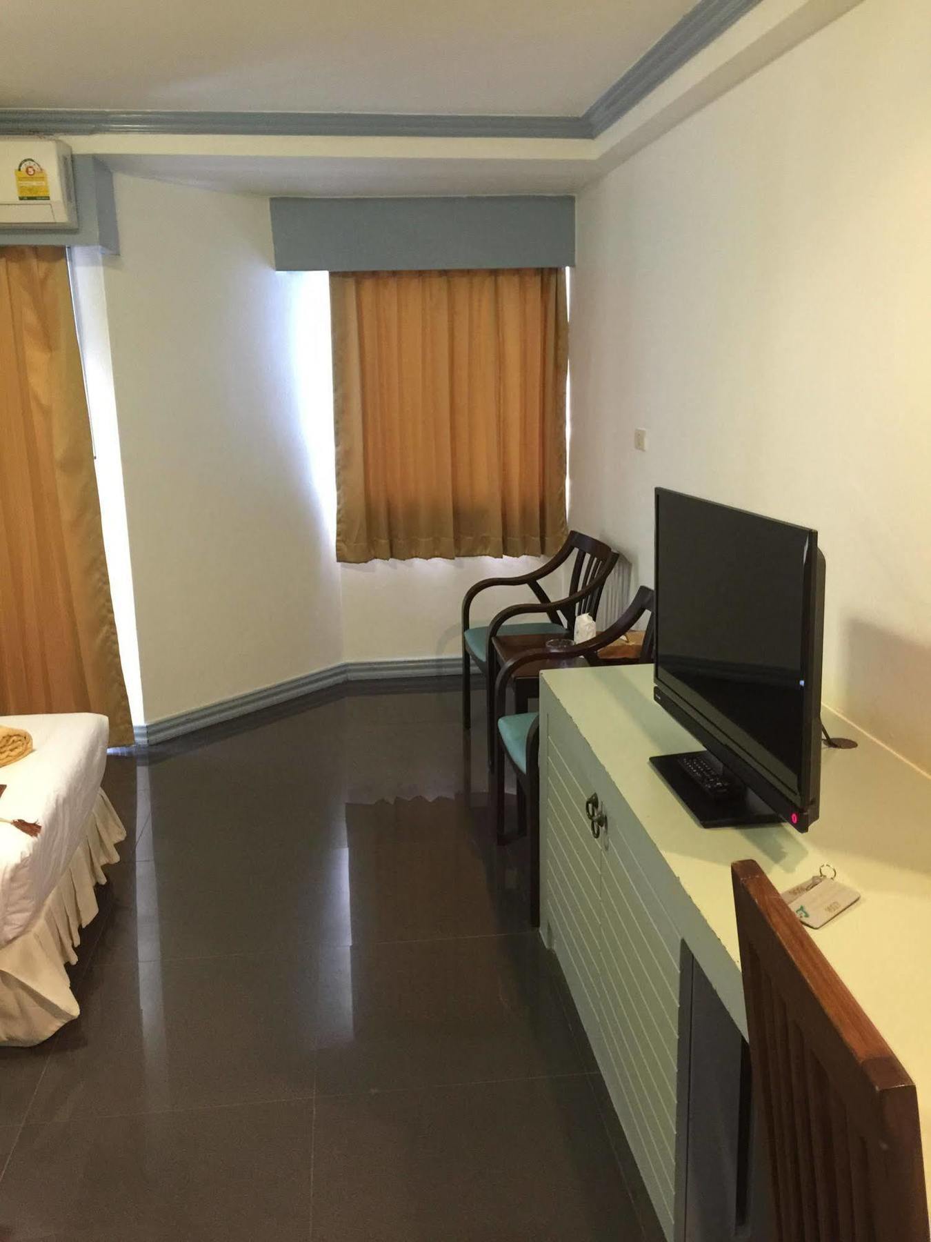 Tanawit Hotel & Spa Хуа Хин Екстериор снимка