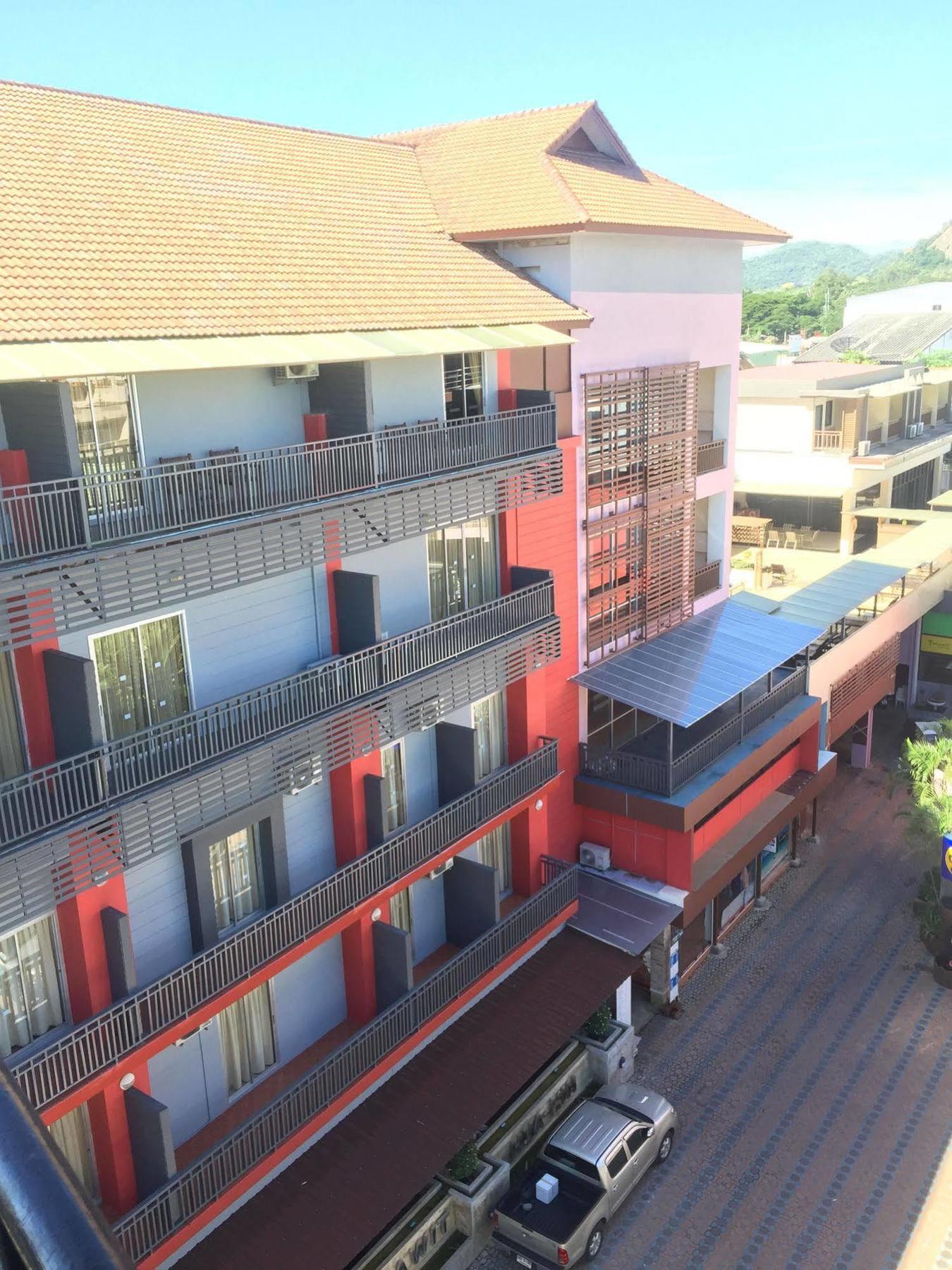 Tanawit Hotel & Spa Хуа Хин Екстериор снимка